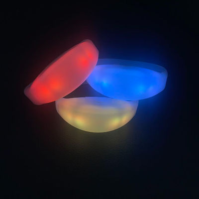 Controlador inalámbrico DMX para 15 modos de color y luz en pulseras LED controladas a distancia con diseño de silicona