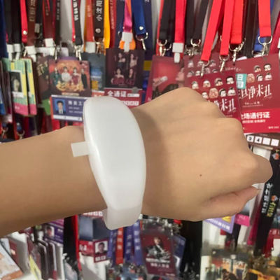 Controlador inalámbrico DMX para 15 modos de color y luz en pulseras LED controladas a distancia con diseño de silicona