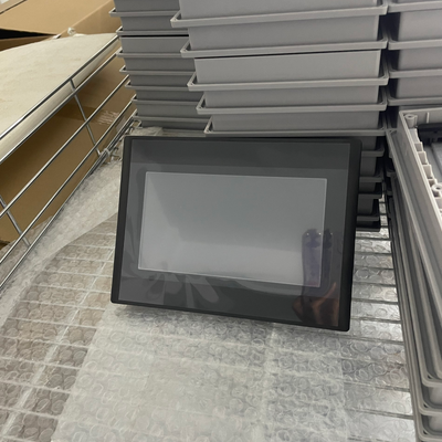 4.3 pulgadas HMI Interfaz de máquina humana con 400cd/m2 Brillo y panel de pantalla táctil de voltaje de entrada DC 24V
